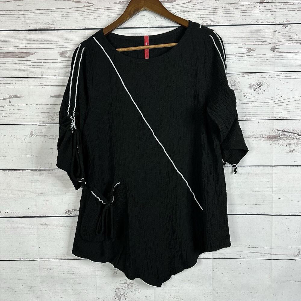 IC Connie K‎ Blouse Top Shirt Womens Small Black Textured Pockets Asymmetrical
